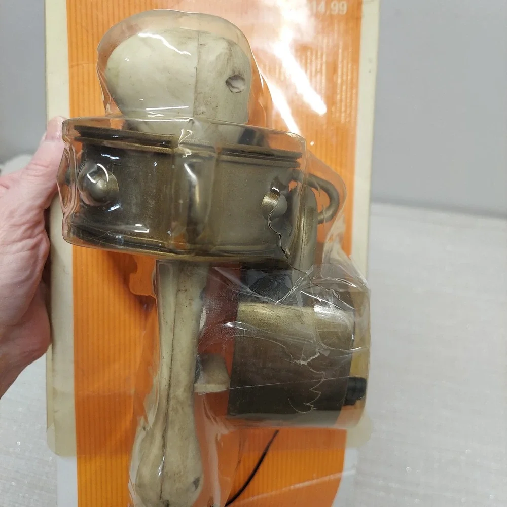 2008 Gemmy Animated Skeleton Hand Door Knocker Halloween Sound Motion Prop